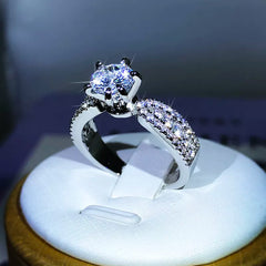 Luxury Brilliant Sparkling 925 Sterling Silver Six-Claw White Zircon Ring