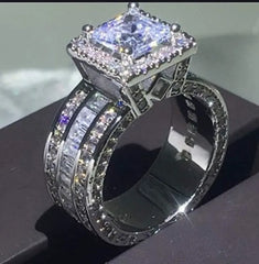 Exquisiten Luxury Sparkling Inlaid Zircon Stones Ring
