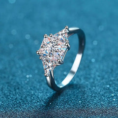 Luxury Sparking 3CT Radiant Cut Moissanite Engagement Ring | GRA Certificate